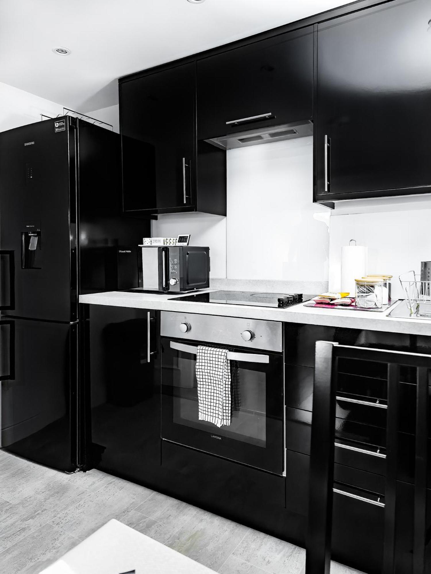 Charming London Home, Opp Arnos Grove Underground Station, Parking New Southgate Екстер'єр фото