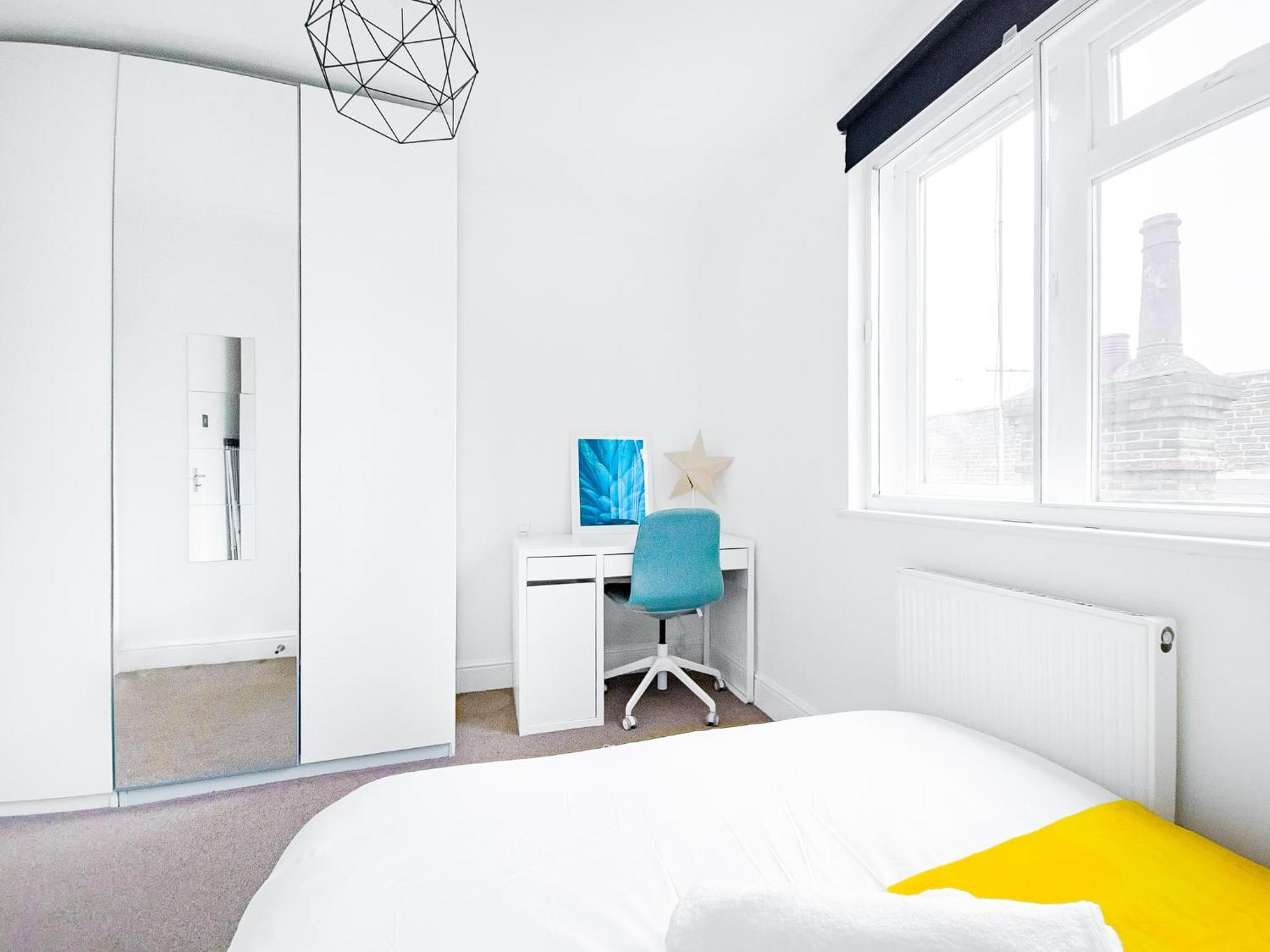 Charming London Home, Opp Arnos Grove Underground Station, Parking New Southgate Екстер'єр фото