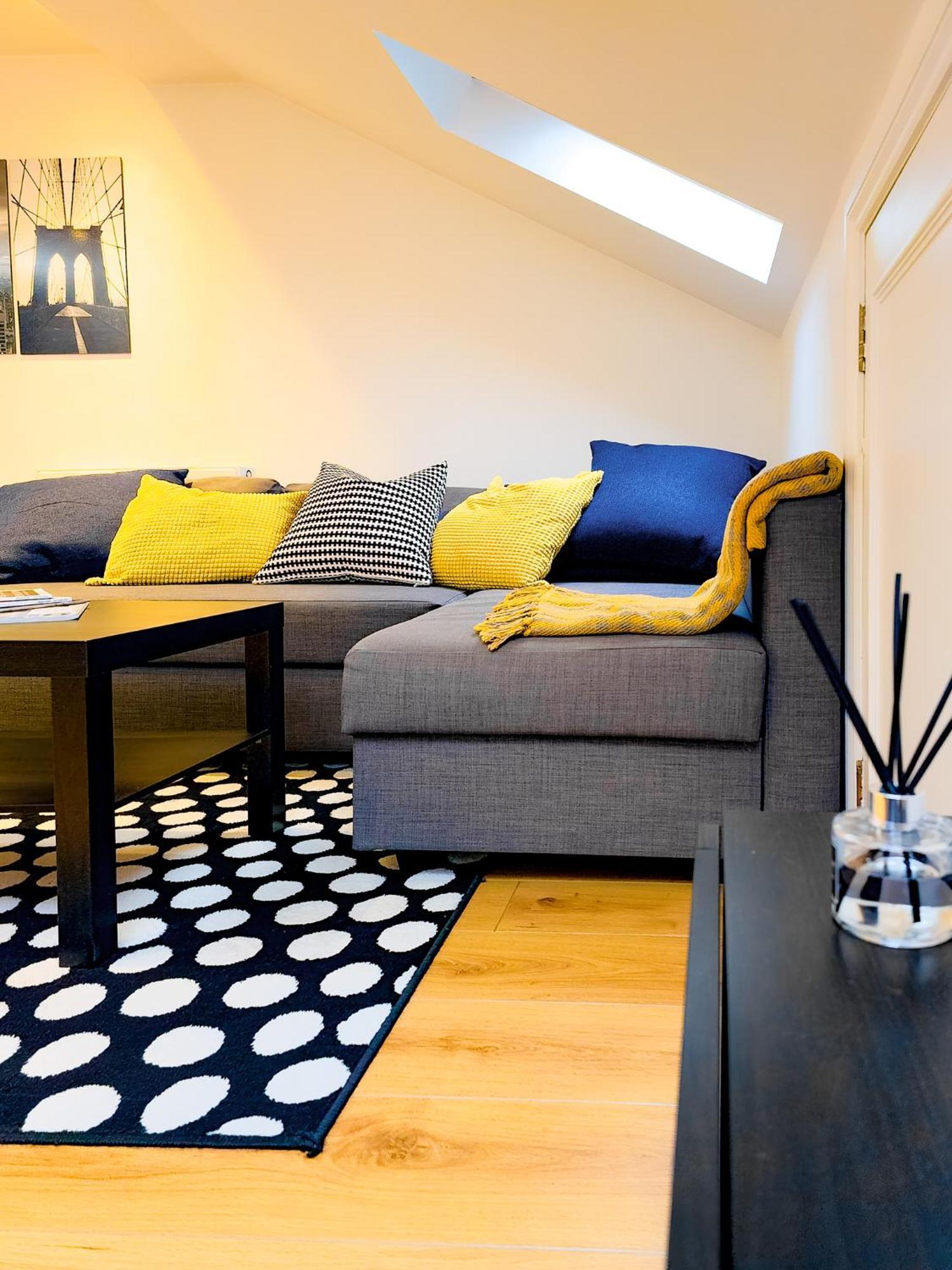 Charming London Home, Opp Arnos Grove Underground Station, Parking New Southgate Екстер'єр фото